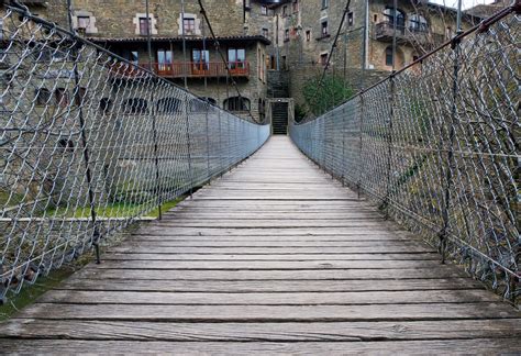 puentes colgantes madrid|10 Puentes colgantes en España